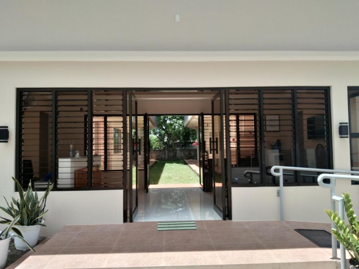 Claytown Pension House Dumaguete City Buitenkant foto