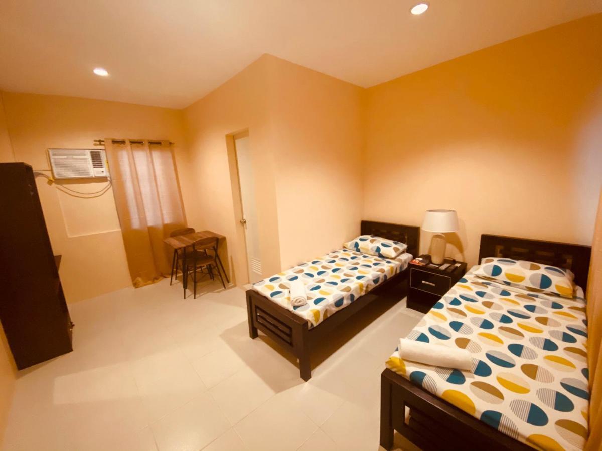 Claytown Pension House Dumaguete City Buitenkant foto