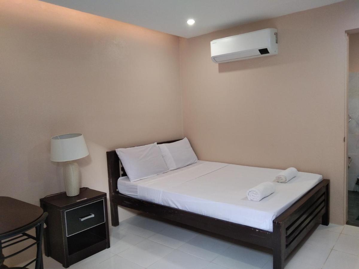 Claytown Pension House Dumaguete City Buitenkant foto