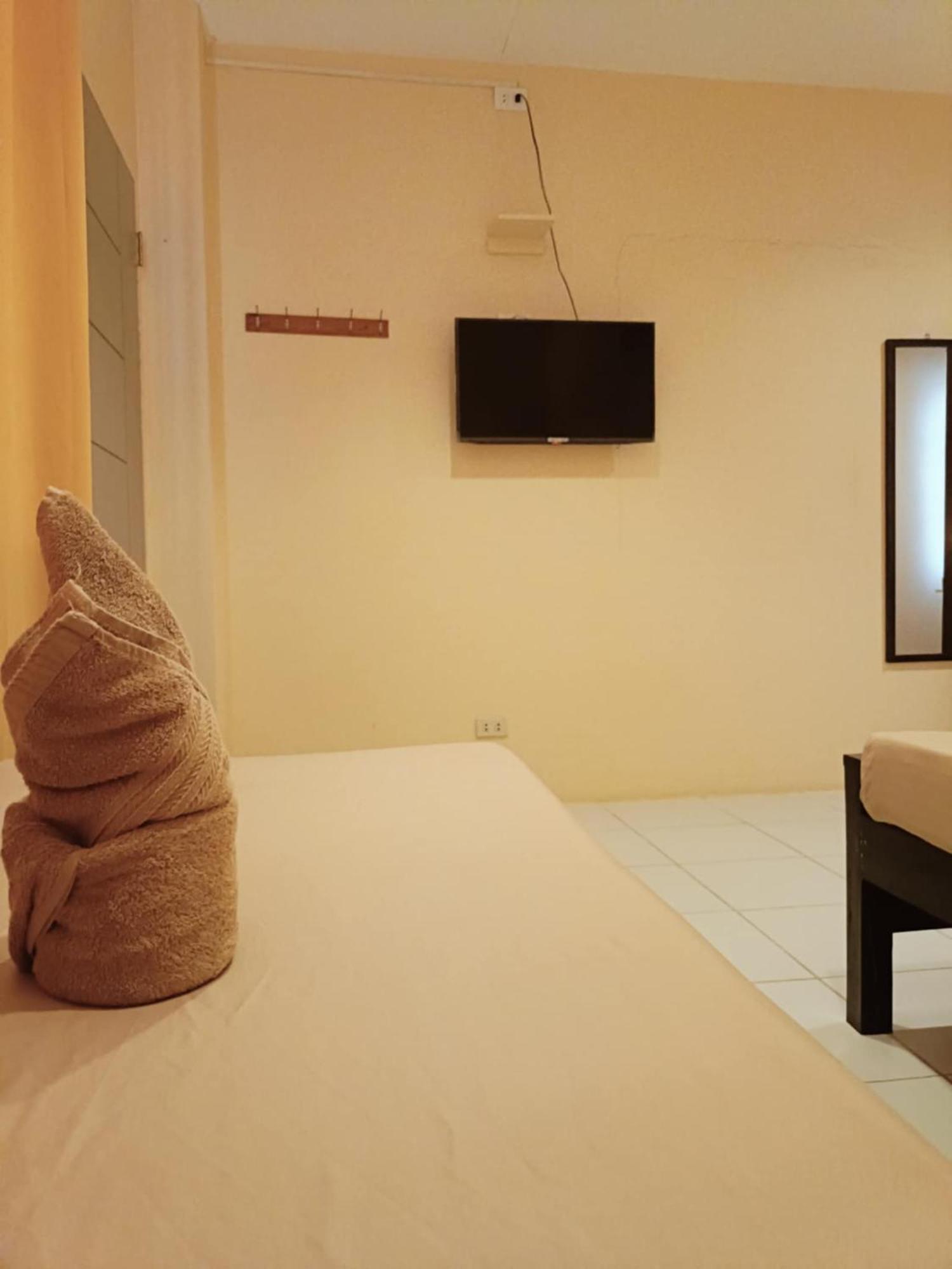 Claytown Pension House Dumaguete City Buitenkant foto