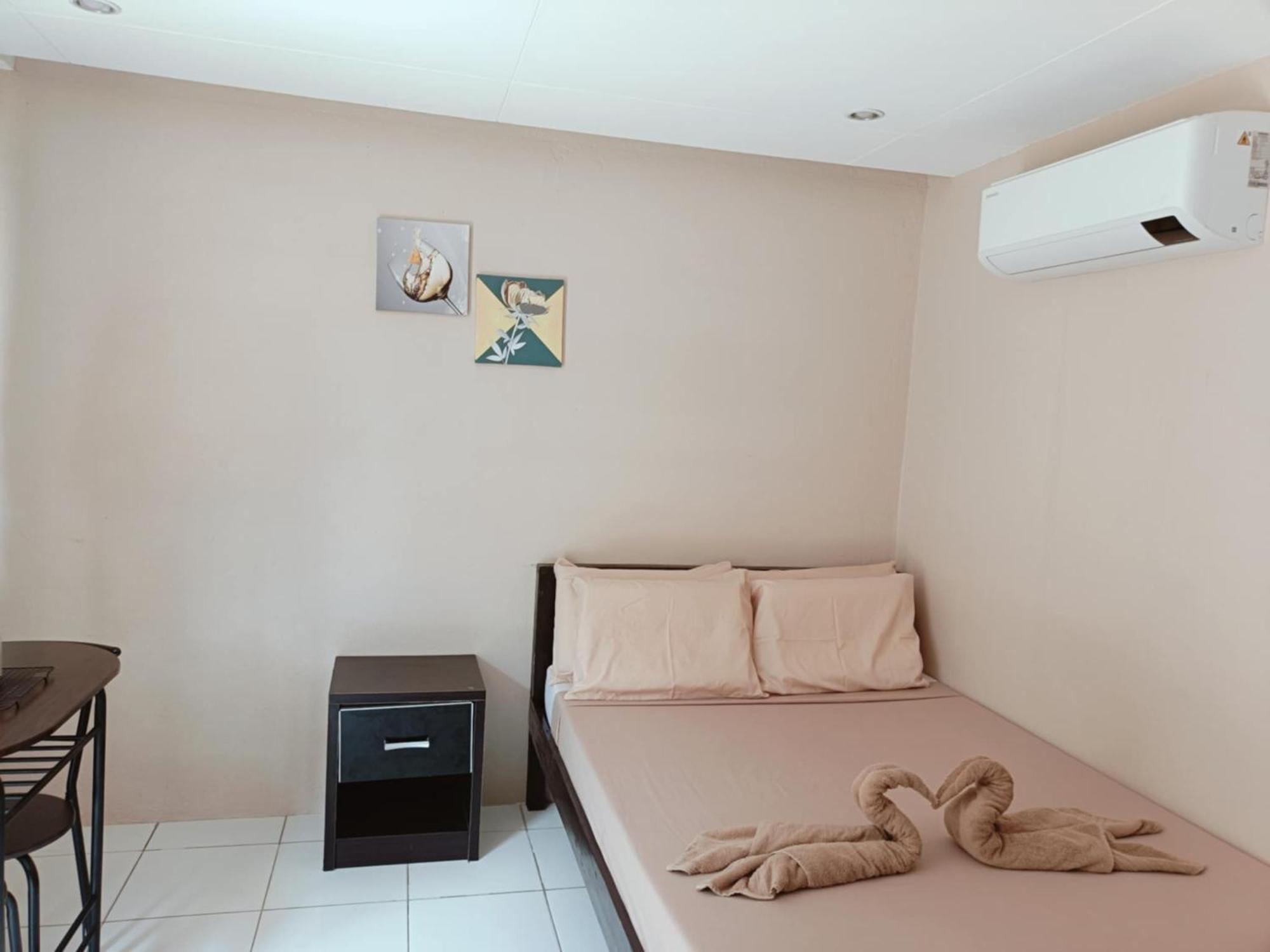 Claytown Pension House Dumaguete City Buitenkant foto