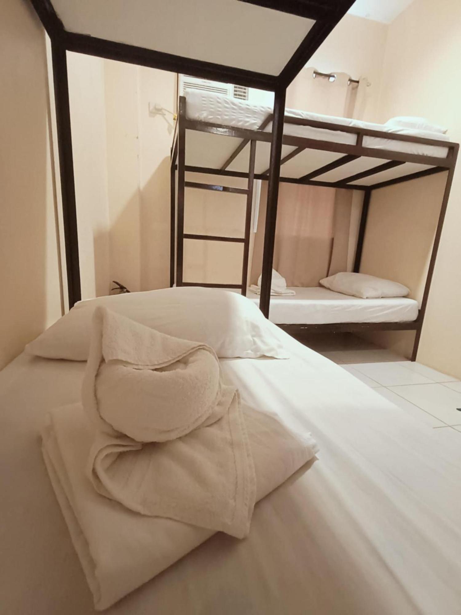 Claytown Pension House Dumaguete City Buitenkant foto