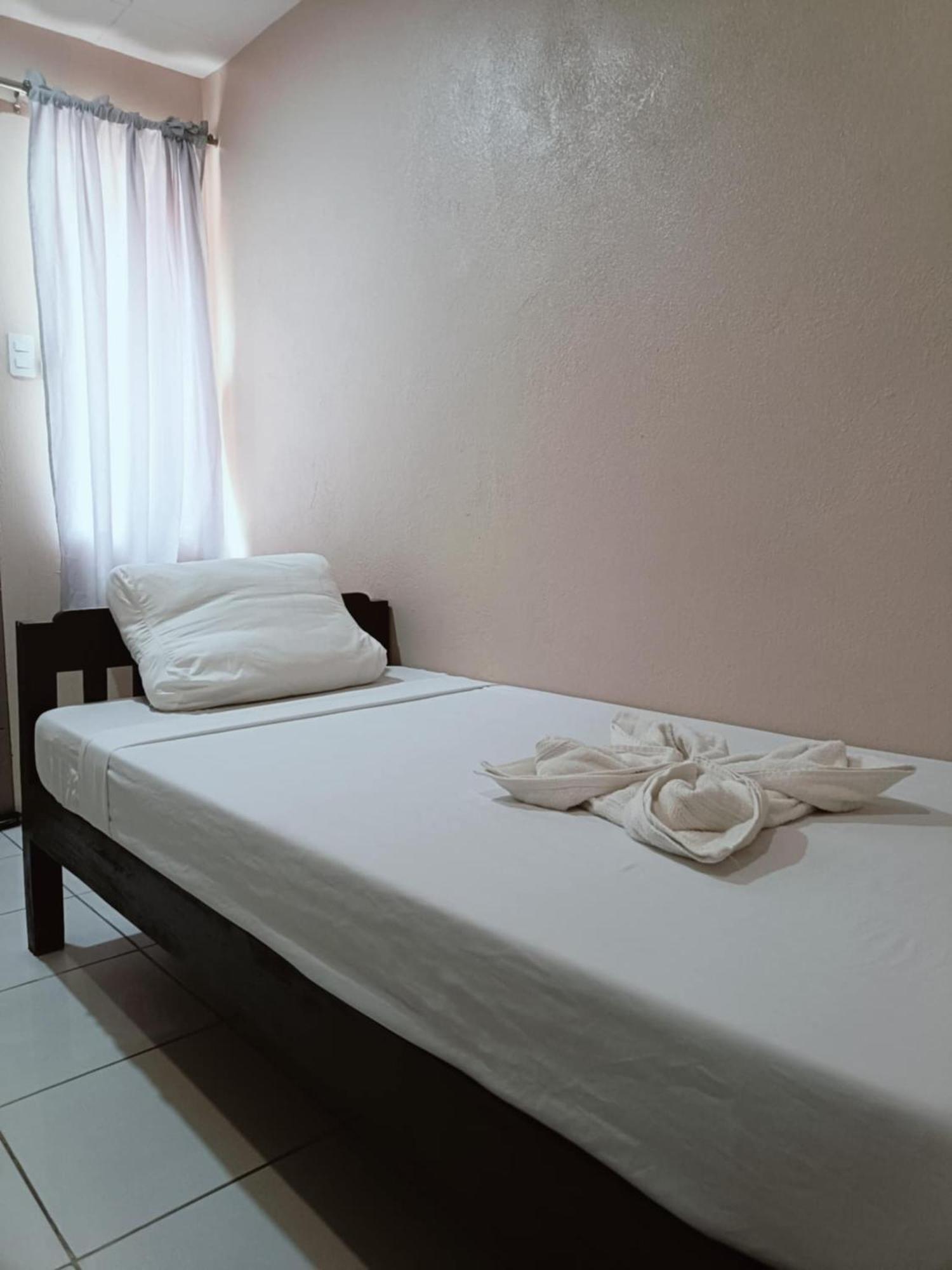 Claytown Pension House Dumaguete City Buitenkant foto