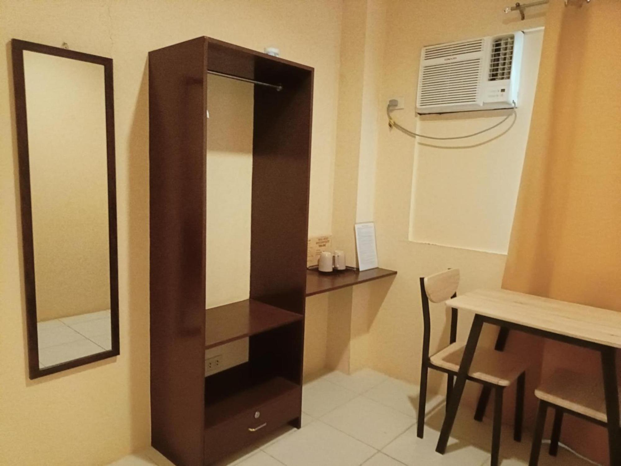 Claytown Pension House Dumaguete City Buitenkant foto