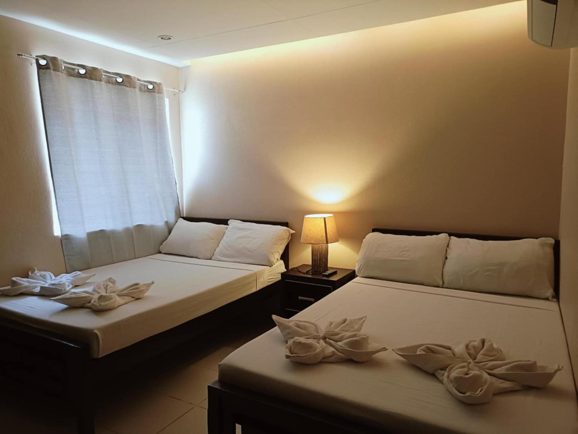 Claytown Pension House Dumaguete City Buitenkant foto
