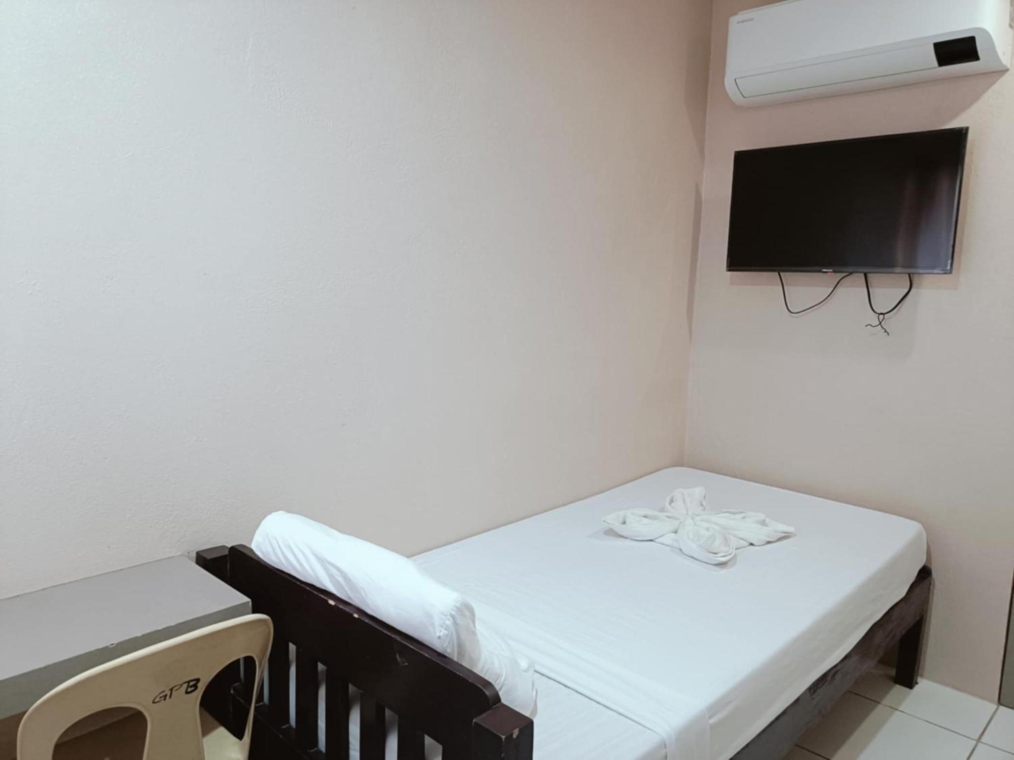 Claytown Pension House Dumaguete City Buitenkant foto